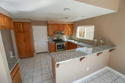 15221 San Jose, Victorville, CA 92394 - Photo 5