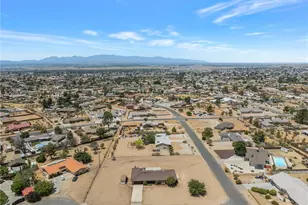 19456 St Timothy Ln, Apple Valley, CA 92307 - Photo 3