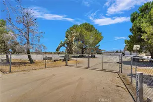 3183 McMillan Rd, Phelan, CA 92371 - Photo 5