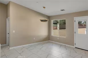 15155 Pocahantas St, Apple Valley, CA 92307 - Photo 9
