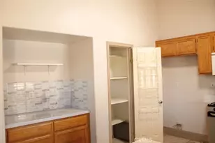 124 Old Drovers Ln, Bakersfield, CA 93307 - Photo 3