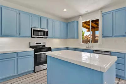 8430 Fillmore Court, Oak Hills, CA 92344 - Photo 23