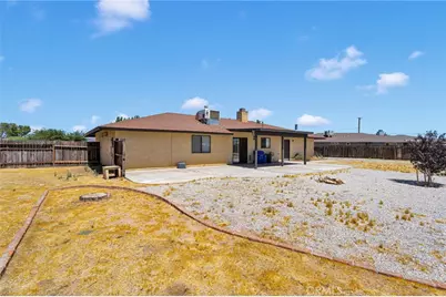 14475 Pioneer, Apple Valley, CA 92307 - Photo 23