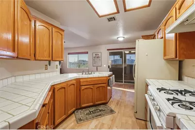 22410 Broken Lance Court, Apple Valley, CA 92307 - Photo 5