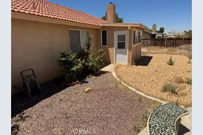 22410 Broken Lance Court, Apple Valley, CA 92307 - Photo 7