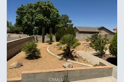 22410 Broken Lance Court, Apple Valley, CA 92307 - Photo 11