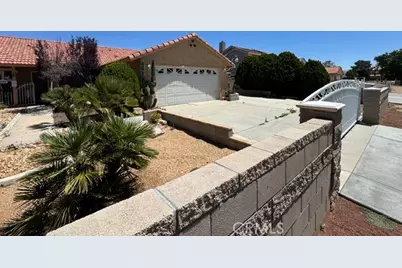 22410 Broken Lance Court, Apple Valley, CA 92307 - Photo 13