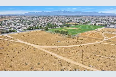 13702 Del Cerro Street, Victorville, CA 92392 - Photo 9