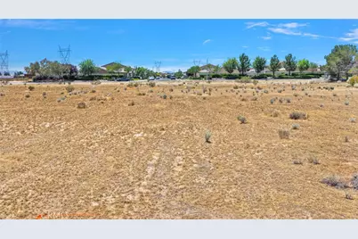 13702 Del Cerro Street, Victorville, CA 92392 - Photo 11