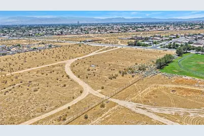 13702 Del Cerro Street, Victorville, CA 92392 - Photo 5