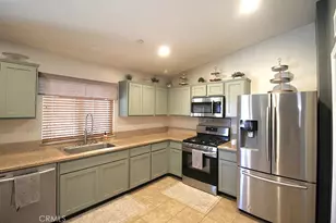916 Condor, Barstow, CA 92311 - Photo 13