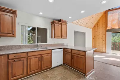 5438 Desert View, Wrightwood, CA 92397 - Photo 7