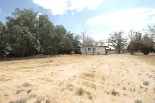 21212 Rainbow, Hinkley, CA 92347 - Photo 3