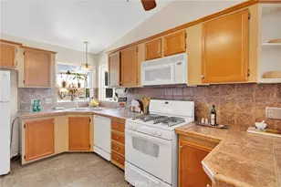 10636 Acanthus St, Phelan, CA 92371 - Photo 19