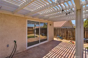 17592 Electra Dr, Victorville, CA 92395 - Photo 31