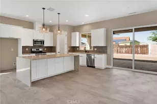 18310 Lakeview Dr, Victorville, CA 92395 - Photo 13