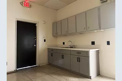 1081 S Mount Vernon Avenue, Colton, CA 92324 - Photo 5