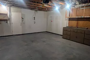 13887 Oakmont Dr, Victorville, CA 92395 - Photo 19