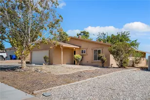 13887 Oakmont Dr, Victorville, CA 92395 - Photo 3