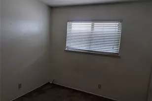 13887 Oakmont Dr, Victorville, CA 92395 - Photo 9