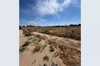 6589 Fremontia Road, Oak Hills, CA 92344 - Photo 1