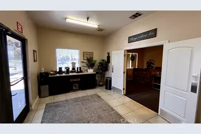 15065 Palmdale Road, Victorville, CA 92392 - Photo 15
