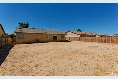16562 Jasmine Street, Victorville, CA 92395 - Photo 19