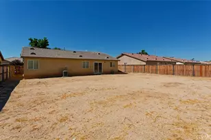 16562 Jasmine St, Victorville, CA 92395 - Photo 19