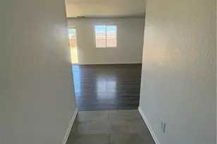 16562 Jasmine St, Victorville, CA 92395 - Photo 15