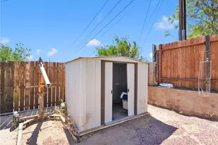 15105 Condor, Victorville, CA 92394 - Photo 35
