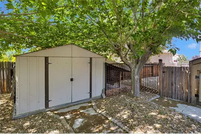 13249 Sundance, Victorville, CA 92392 - Photo 25