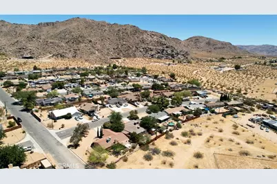 23911 Tahquitz, Apple Valley, CA 92307 - Photo 31