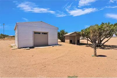 9879 Silver Palm Drive, Oak Hills, CA 92344 - Photo 47