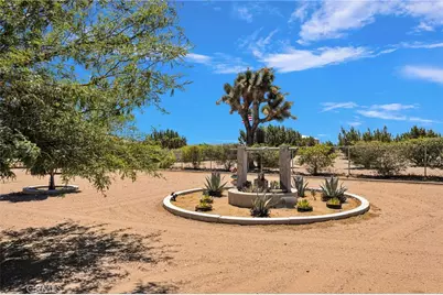 9879 Silver Palm Drive, Oak Hills, CA 92344 - Photo 9