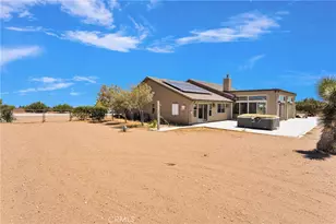 9879 Silver Palm Dr, Oak Hills, CA 92344 - Photo 51