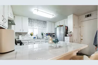 12450 Silverwood, Victorville, CA 92395 - Photo 17