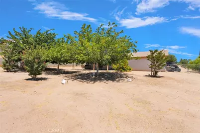 16389 Fremontia, Hesperia, CA 92345 - Photo 37