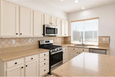 8168 April, Hesperia, CA 92345 - Photo 9