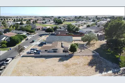 27400 Cloverleaf Lane, Helendale, CA 92342 - Photo 3