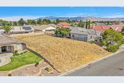 12819 Yellowstone, Victorville, CA 92395 - Photo 1