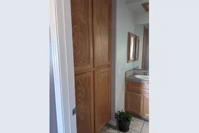 13565 Farmington Street, Oak Hills, CA 92344 - Photo 21