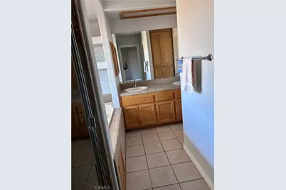 13565 Farmington Street, Oak Hills, CA 92344 - Photo 15