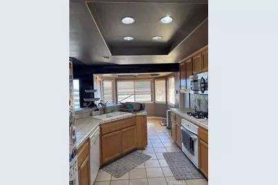 13565 Farmington Street, Oak Hills, CA 92344 - Photo 11