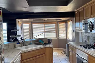 13565 Farmington St, Oak Hills, CA 92344 - Photo 11