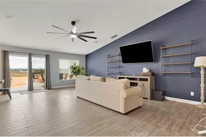 17647 Park Plaza Court, Victorville, CA 92395 - Photo 7