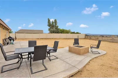 17647 Park Plaza Court, Victorville, CA 92395 - Photo 37