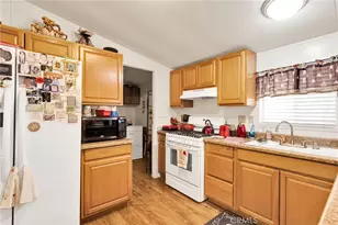 9161 Santa Fe, Hesperia, CA 92345 - Photo 7