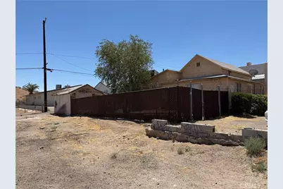 219 N 1st Avenue, Barstow, CA 92311 - Photo 5
