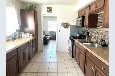 16116 Cajon, Hesperia, CA 92345 - Photo 7