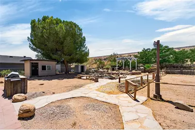 18725 Vine, Hesperia, CA 92345 - Photo 21